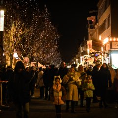 Winterwald in der Fußgängerzone der Stadt Troisdorf 