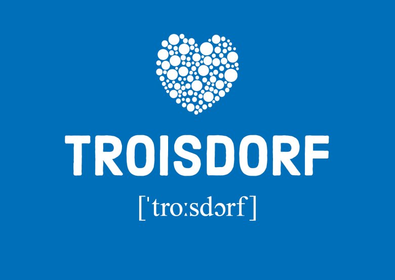 Blaue Postkarte "Troisdorf" mit einem Herz