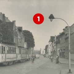 1. Türchen: Historische Aufnahme der Frankfurter Straße aus dem Jahr 1957, Fotograf: Fritz Vogel (Stadtarchiv Troisdorf, Fotosammlung)